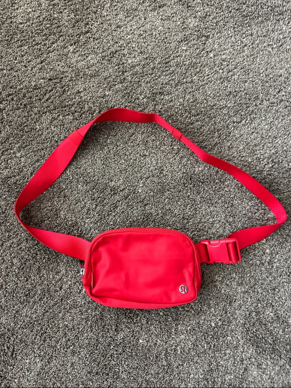 Lululemon Everywhere Belt Bag 1L True Red Like New